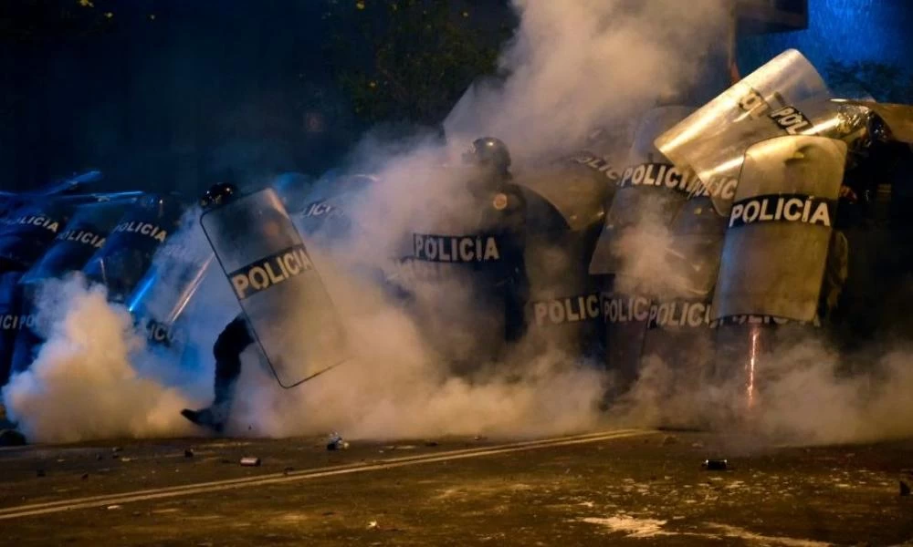 Περού: Συγκρούσεις με δύο νεκρούς - Ανάμεσά τους ένας ανήλικος